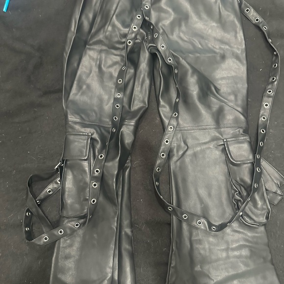 Generation Kiss Pants - Aurora cargo jeans vegan leather size S